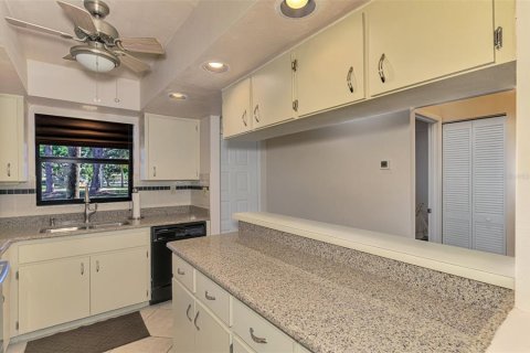 Condo in Venice, Florida, 2 bedrooms  № 1831254 - photo 8