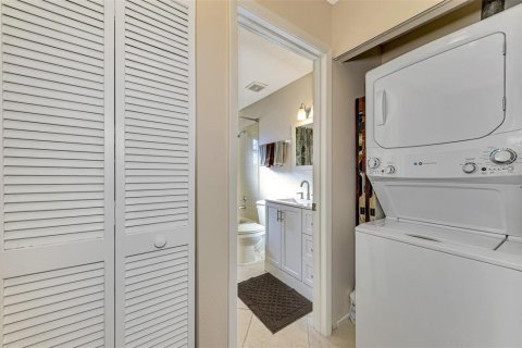 Condo in Venice, Florida, 2 bedrooms  № 1831254 - photo 24