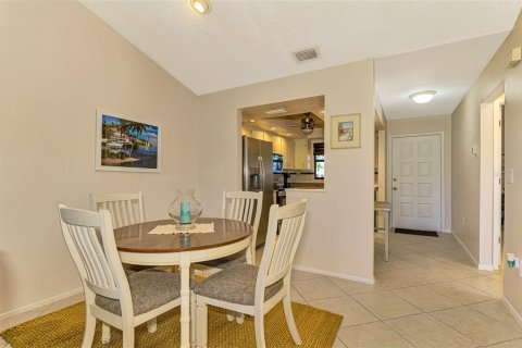 Condo in Venice, Florida, 2 bedrooms  № 1831254 - photo 11