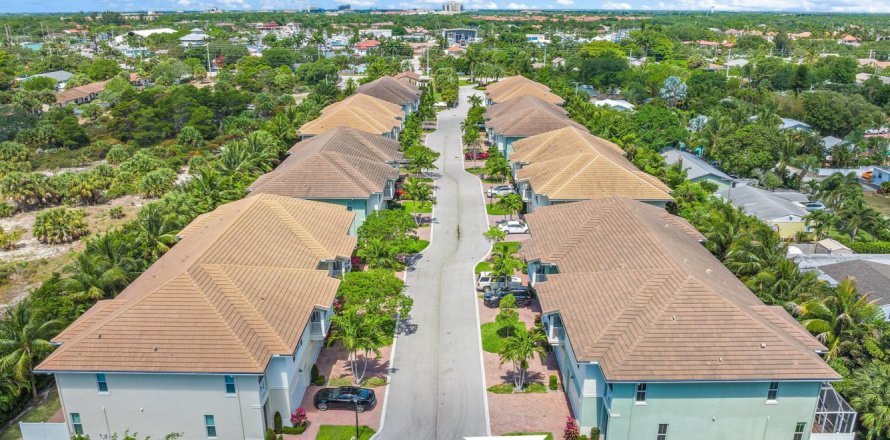 Adosado en North Palm Beach, Florida 3 dormitorios, 198.53 m2 № 1047857