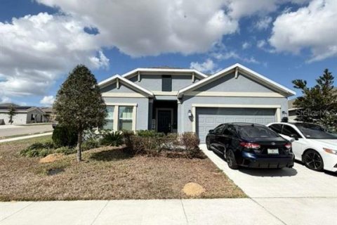 Villa ou maison à Davenport, Floride 4 chambres, 172.15 m2 № 2128378