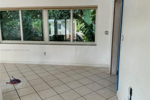 Снять в аренду кондоминиум в Бэл-Харбор, Флорида 2 спальни, 93.37м2, № 2004257 - фото 3