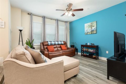 Townhouse in Winter Springs, Florida 3 bedrooms, 149.2 sq.m. № 2196078 - photo 5