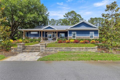 House in Silver Springs Shores, Florida 3 bedrooms, 222.78 sq.m. № 2114107