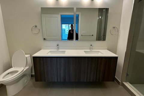 Copropriété à vendre à Hollywood, Floride: 2 chambres, 108.7 m2 № 2190984 - photo 9