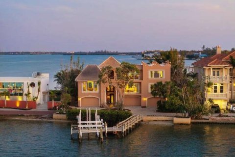 Casa en venta en Sarasota, Florida, 4 dormitorios, 423.82 m2 № 1515627 - foto 1