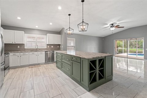 House in Land O' Lakes, Florida 3 bedrooms, 173.17 sq.m. № 1884006 - photo 5