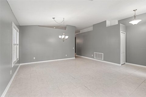 House in Land O' Lakes, Florida 3 bedrooms, 173.17 sq.m. № 1884006 - photo 4