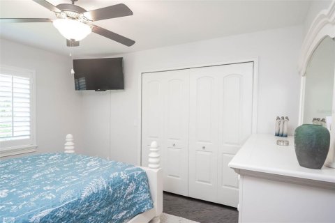 House in Alva, Florida 4 bedrooms, 236.53 sq.m. № 1533429 - photo 28