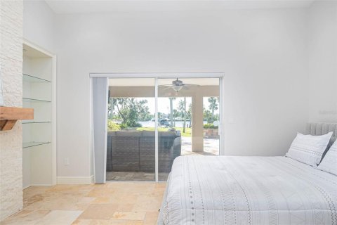 House in Alva, Florida 4 bedrooms, 236.53 sq.m. № 1533429 - photo 10