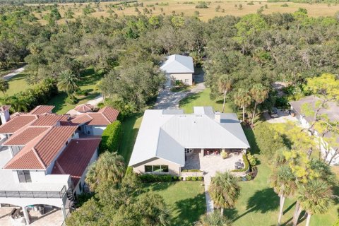 House in Alva, Florida 4 bedrooms, 236.53 sq.m. № 1533429 - photo 3