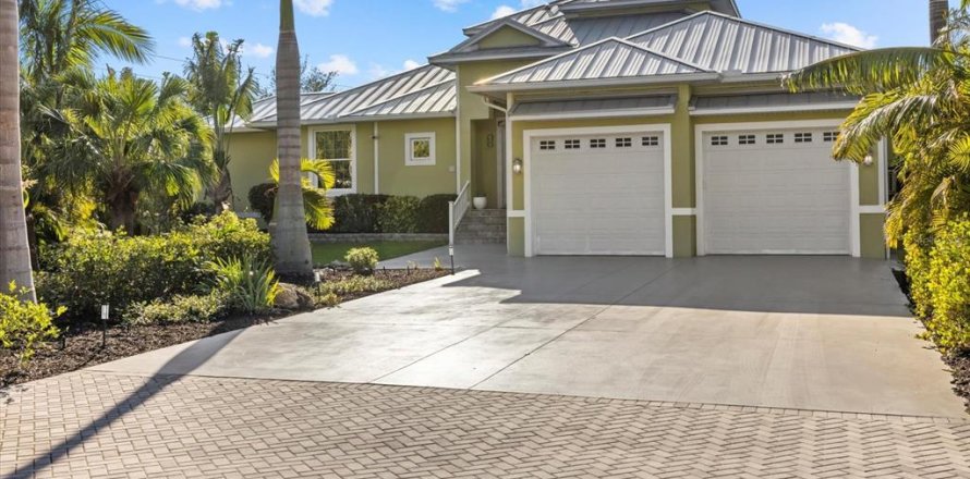 Villa ou maison à Sarasota, Floride 4 chambres, 240.25 m2 № 1869572