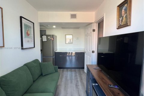 Villa ou maison à louer à Hollywood, Floride: 2 chambres, 213.12 m2 № 2084297 - photo 5
