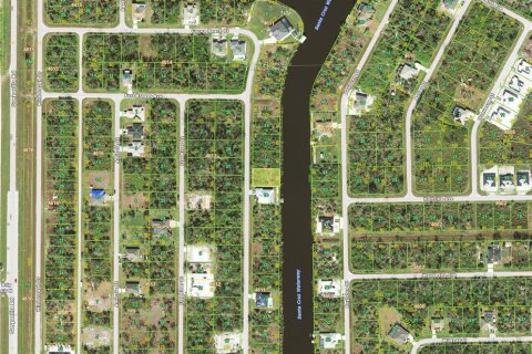 Land in Port Charlotte, Florida № 2103701 - photo 14