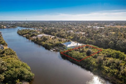 Land in Port Charlotte, Florida № 2103701