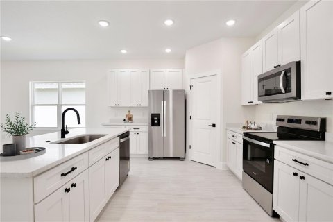 Casa en venta en Groveland, Florida, 4 dormitorios, 171.5 m2 № 1904082 - foto 3