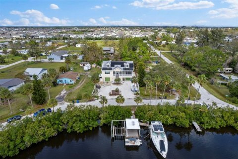 House in Ruskin, Florida 3 bedrooms, 240.99 sq.m. № 1519424 - photo 7