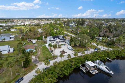 House in Ruskin, Florida 3 bedrooms, 240.99 sq.m. № 1519424 - photo 6