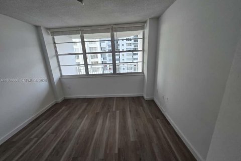 Купить кондоминиум в Авентура, Флорида 2 спальни, 145.39м2, № 1990517 - фото 11