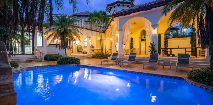 Villa ou maison à Plantation, Floride 8 chambres, 460.61 m2 № 1863145