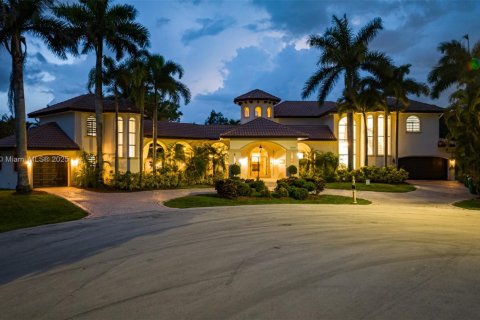 Villa ou maison à vendre à Plantation, Floride: 8 chambres, 460.61 m2 № 1863145 - photo 3