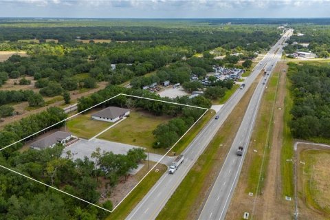 Купить коммерческую недвижимость в Аркадия, Флорида 653.47м2, № 1909304 - фото 1