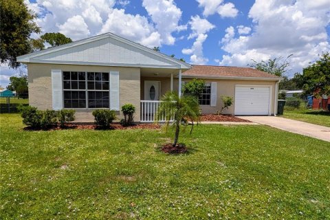 Villa ou maison à louer à North Port, Floride: 3 chambres, 91.6 m2 № 2156583 - photo 2