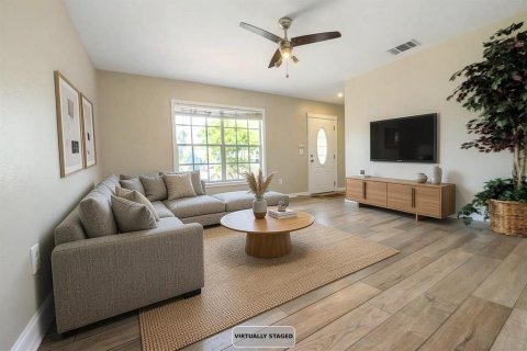 Villa ou maison à louer à North Port, Floride: 3 chambres, 91.6 m2 № 2156583 - photo 10