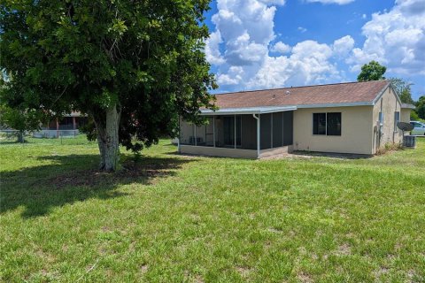 Villa ou maison à louer à North Port, Floride: 3 chambres, 91.6 m2 № 2156583 - photo 27