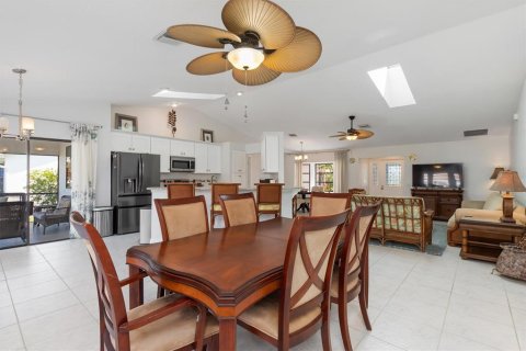 House in Punta Gorda, Florida 3 bedrooms, 165.18 sq.m. № 1765255 - photo 16