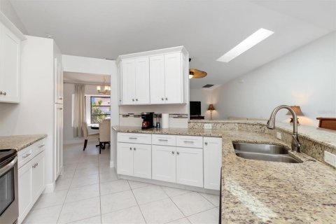 House in Punta Gorda, Florida 3 bedrooms, 165.18 sq.m. № 1765255 - photo 20