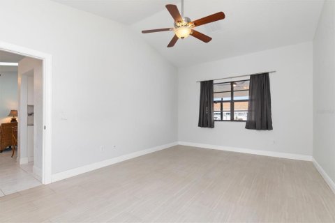 House in Punta Gorda, Florida 3 bedrooms, 165.18 sq.m. № 1765255 - photo 28