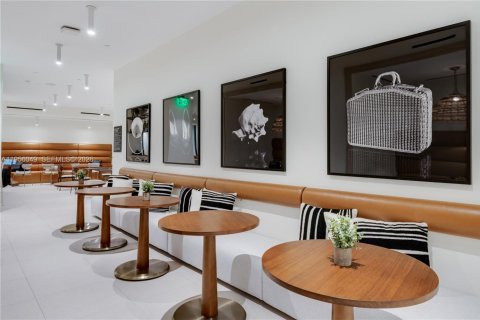Condo in Miami, Florida, 1 bedroom № 2042214 - photo 29