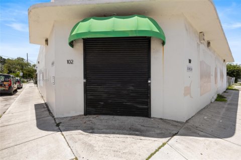 Commercial property in Miami, Florida № 1839160 - photo 14