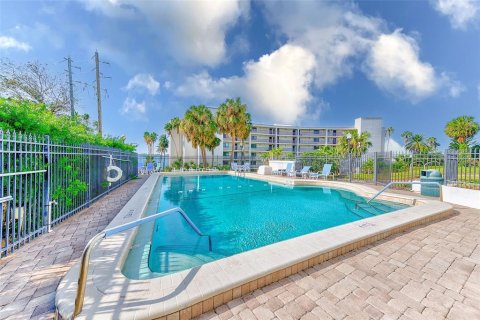 Condominio en alquiler en Clearwater, Florida, 2 dormitorios, 119.84 m2 № 1613468 - foto 17