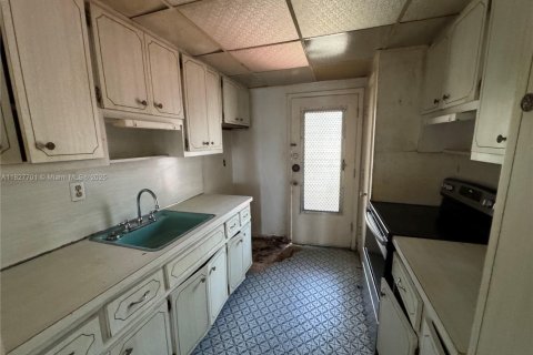 Condo in Miami, Florida, 1 bedroom  № 1804192 - photo 7