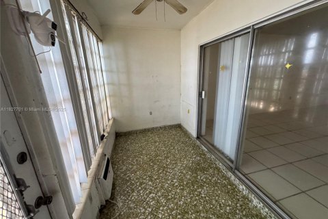 Condo in Miami, Florida, 1 bedroom  № 1804192 - photo 14