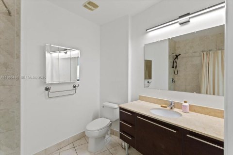 Снять в аренду кондоминиум в Майами, Флорида 2 спальни, 108.51м2, № 2049142 - фото 22