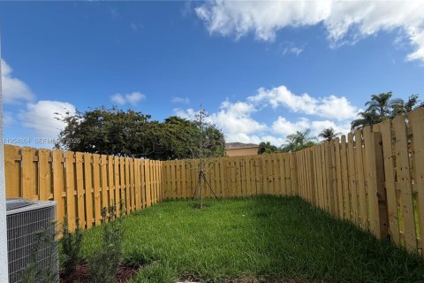 Touwnhouse à louer à Homestead, Floride: 3 chambres, 134.06 m2 № 2010859 - photo 16