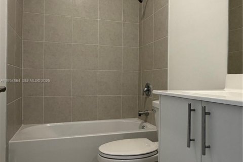 Touwnhouse à louer à Homestead, Floride: 3 chambres, 134.06 m2 № 2010859 - photo 14