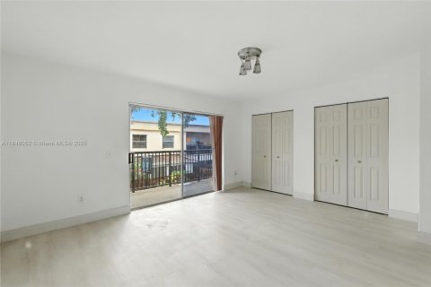 Adosado en venta en Davie, Florida, 2 dormitorios, 123.56 m2 № 1849286 - foto 12