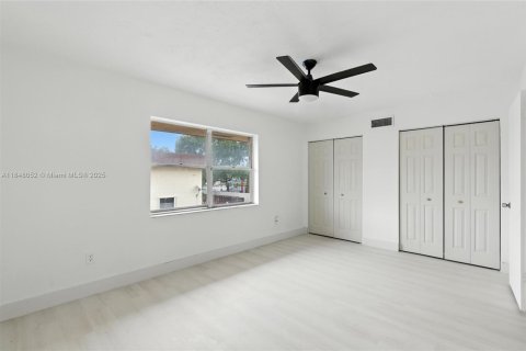 Adosado en venta en Davie, Florida, 2 dormitorios, 123.56 m2 № 1849286 - foto 16