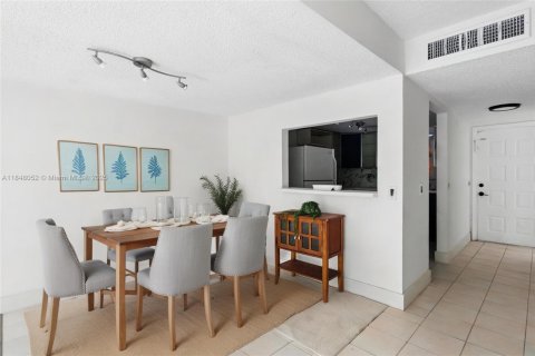 Adosado en venta en Davie, Florida, 2 dormitorios, 123.56 m2 № 1849286 - foto 6