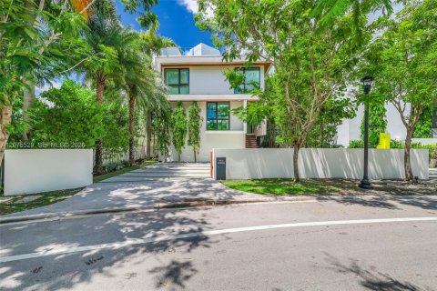 Villa ou maison à vendre à Miami Beach, Floride: 3 chambres, 187.85 m2 № 2316024 - photo 2