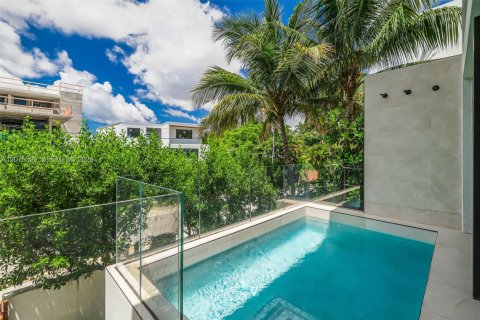 Villa ou maison à vendre à Miami Beach, Floride: 3 chambres, 187.85 m2 № 2316024 - photo 9