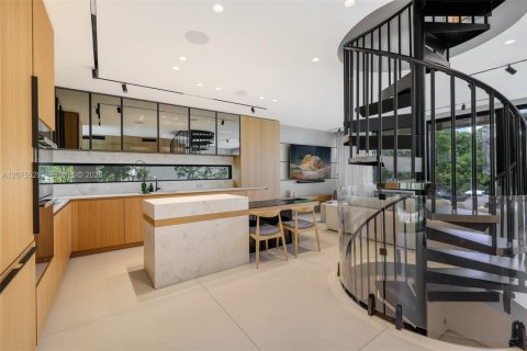 Villa ou maison à vendre à Miami Beach, Floride: 3 chambres, 187.85 m2 № 2316024 - photo 7