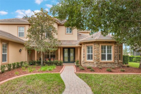 House in Lake Mary, Florida 6 bedrooms, 441.29 sq.m. № 1527778 - photo 1
