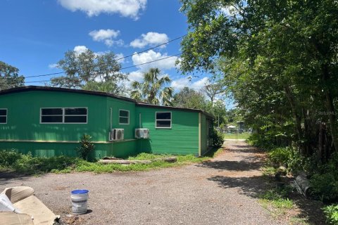 Commercial property in Zephyrhills, Florida 6 bedrooms, 224.82 sq.m. № 1833007 - photo 11