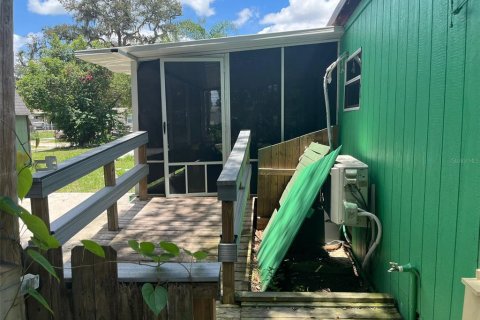 Commercial property in Zephyrhills, Florida 6 bedrooms, 224.82 sq.m. № 1833007 - photo 9