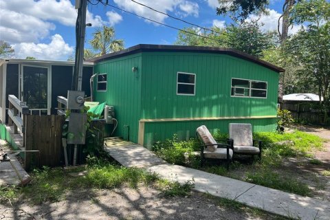 Commercial property in Zephyrhills, Florida 6 bedrooms, 224.82 sq.m. № 1833007 - photo 6